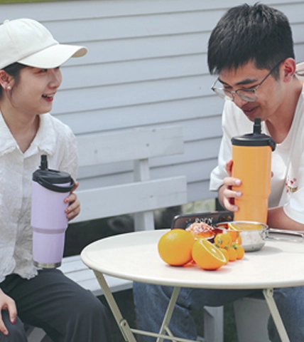 30 oz copo isolado a vácuo com alça 01073A