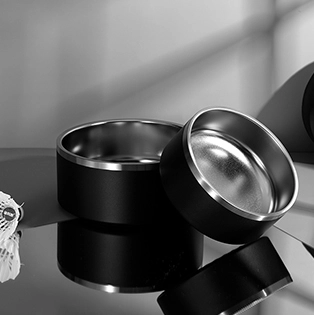 Bacia de aço inoxidável do animal de estimação com a tira inferior antiderrapante 22007