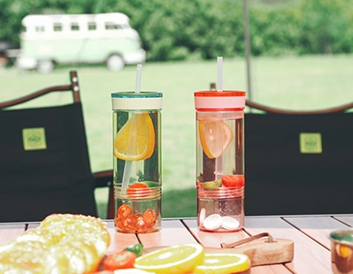 Qual plástico é bom para garrafas de água?