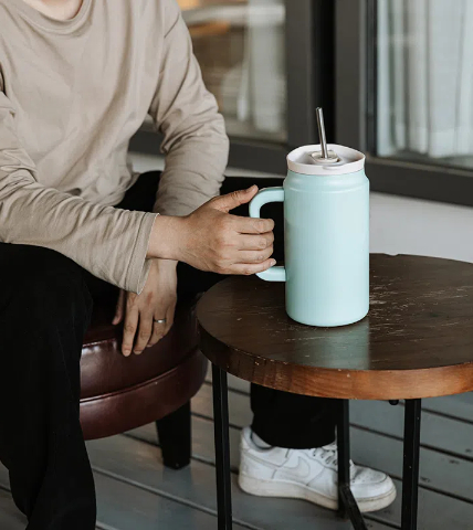 50 oz Tumbler com alça e tampa de palha 19313C